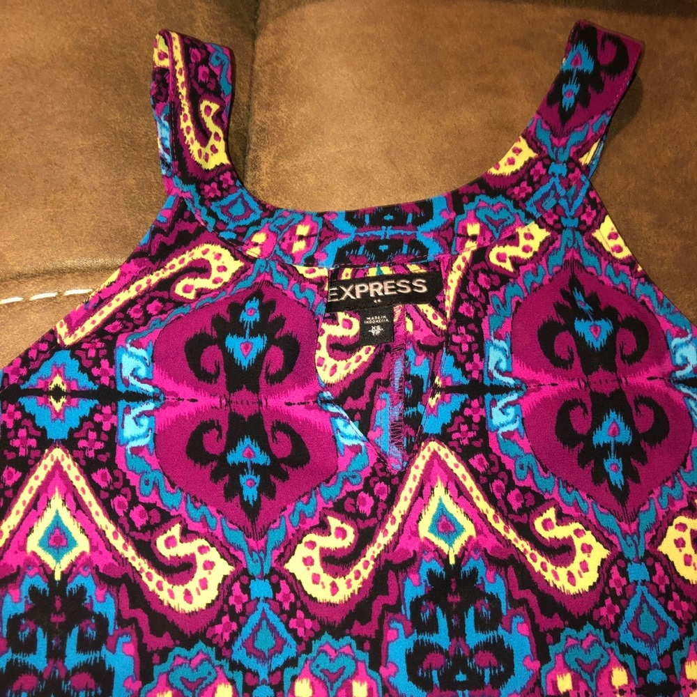 2/$10🛍Express Tank Top - Picture 2 of 5